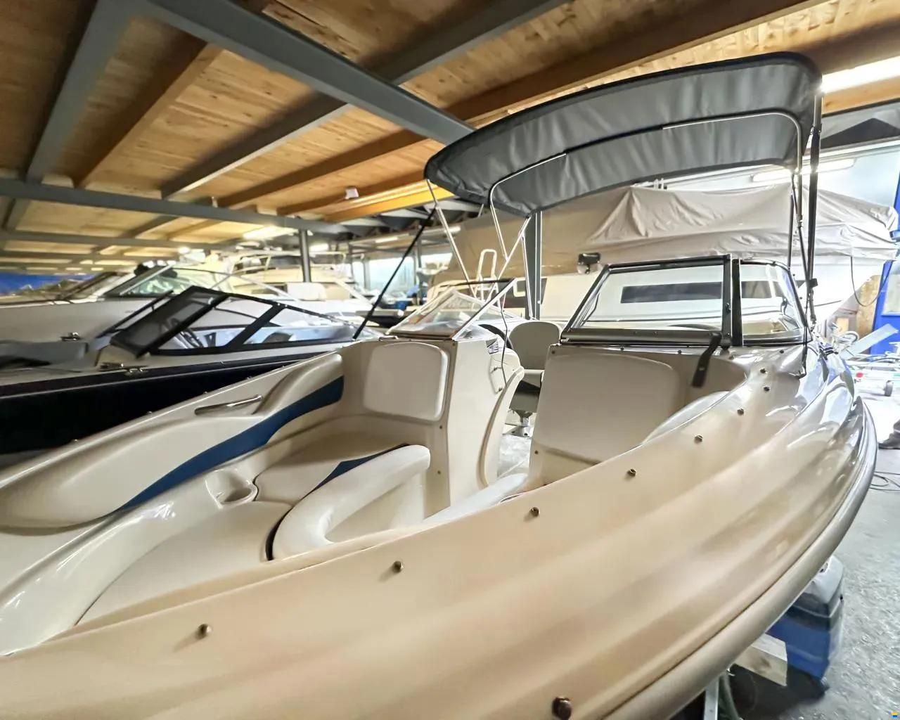 Larson 190 SEI Bowrider