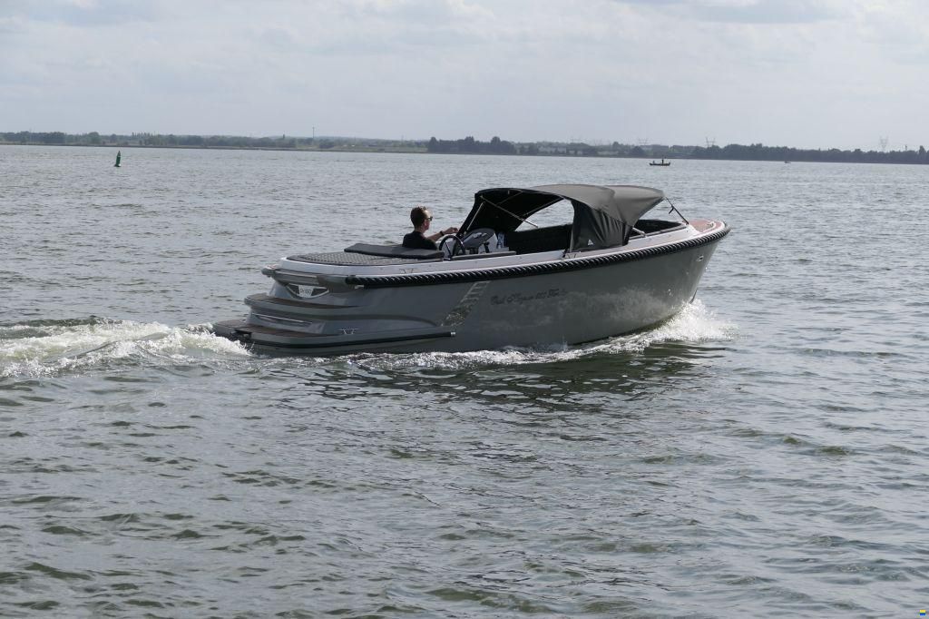 Oud Huijzer 650 Tender