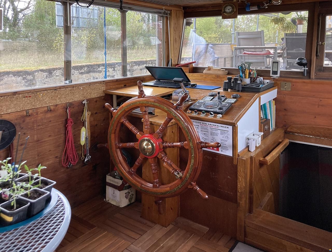 Luxemotor, Wohnschiff