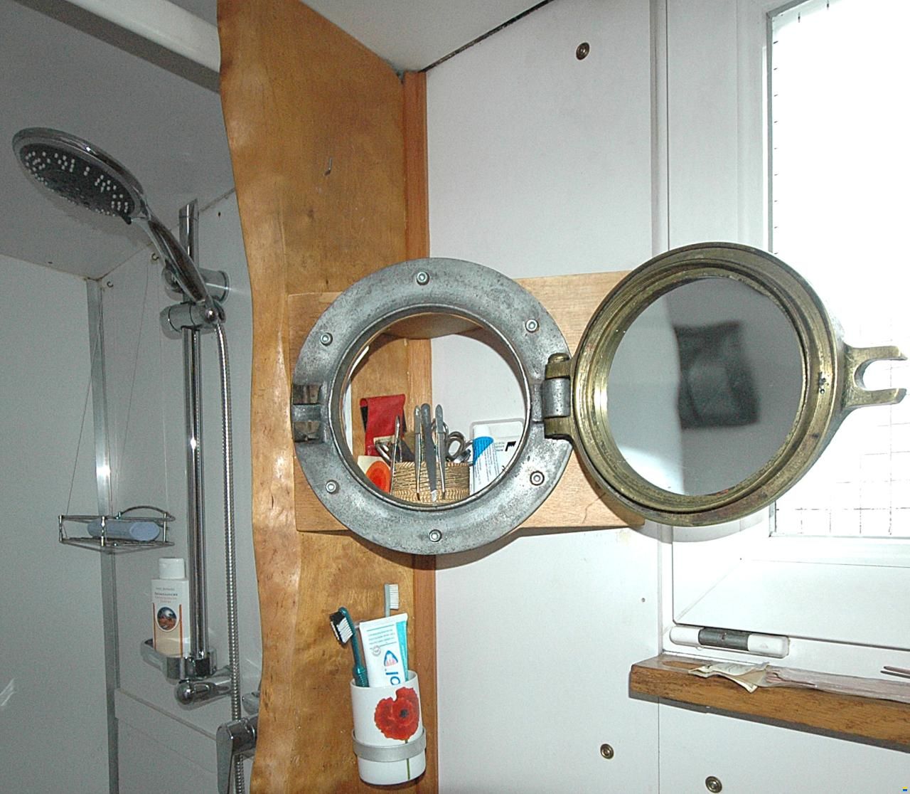 Luxemotor, Wohnschiff