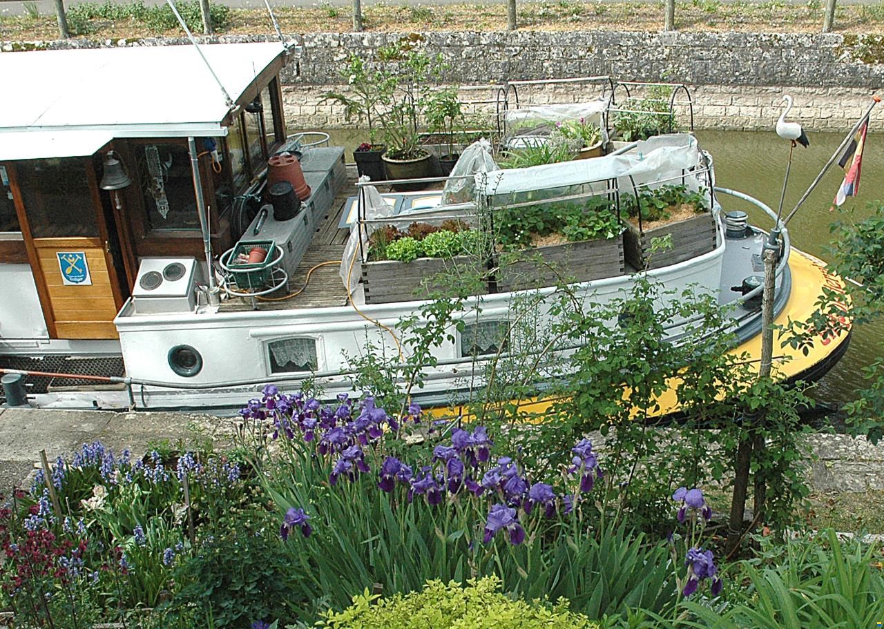 Luxemotor, Wohnschiff