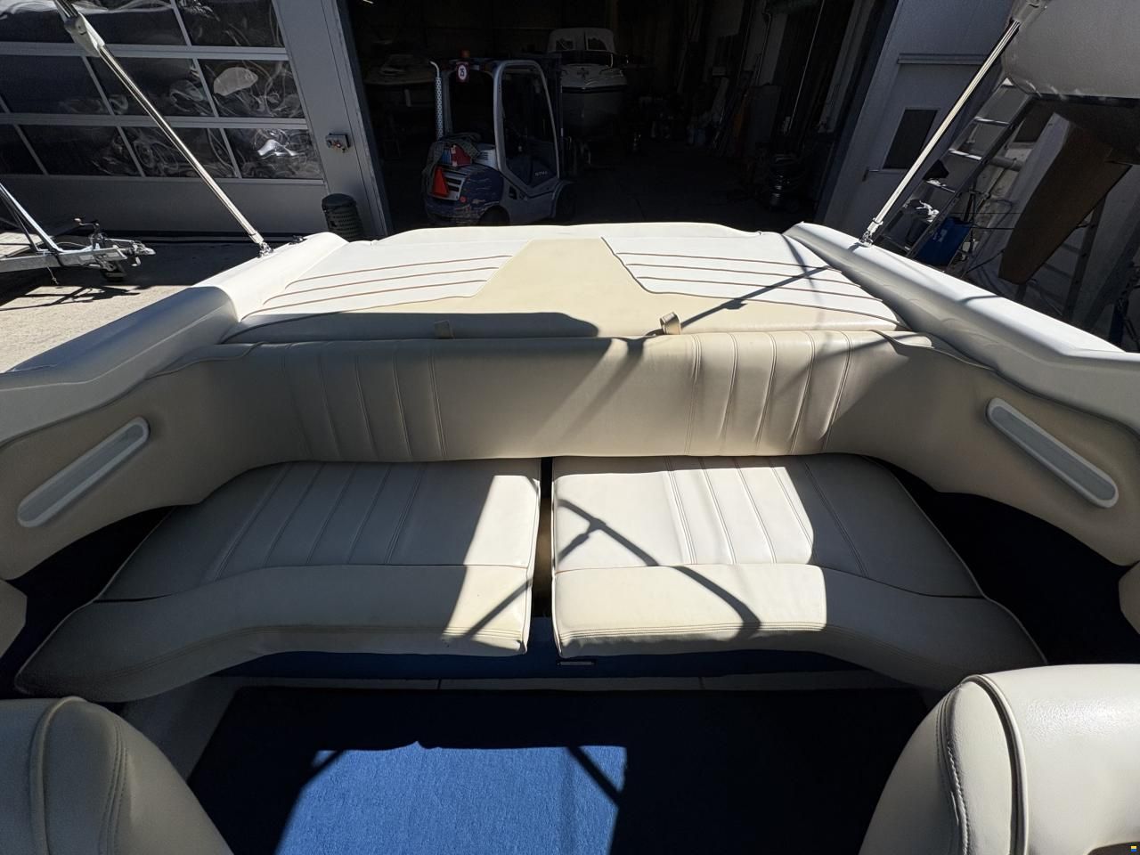 Sea Ray 220