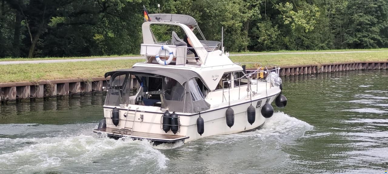 Fairline Corniche