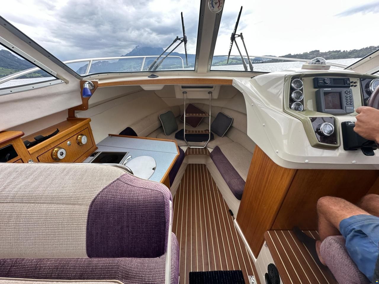 Bella 765 Cabin