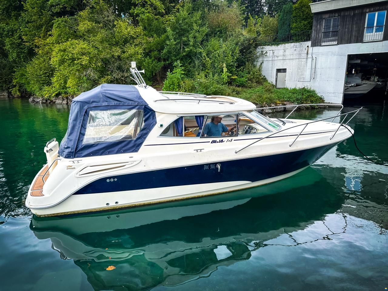 Bella 765 Cabin