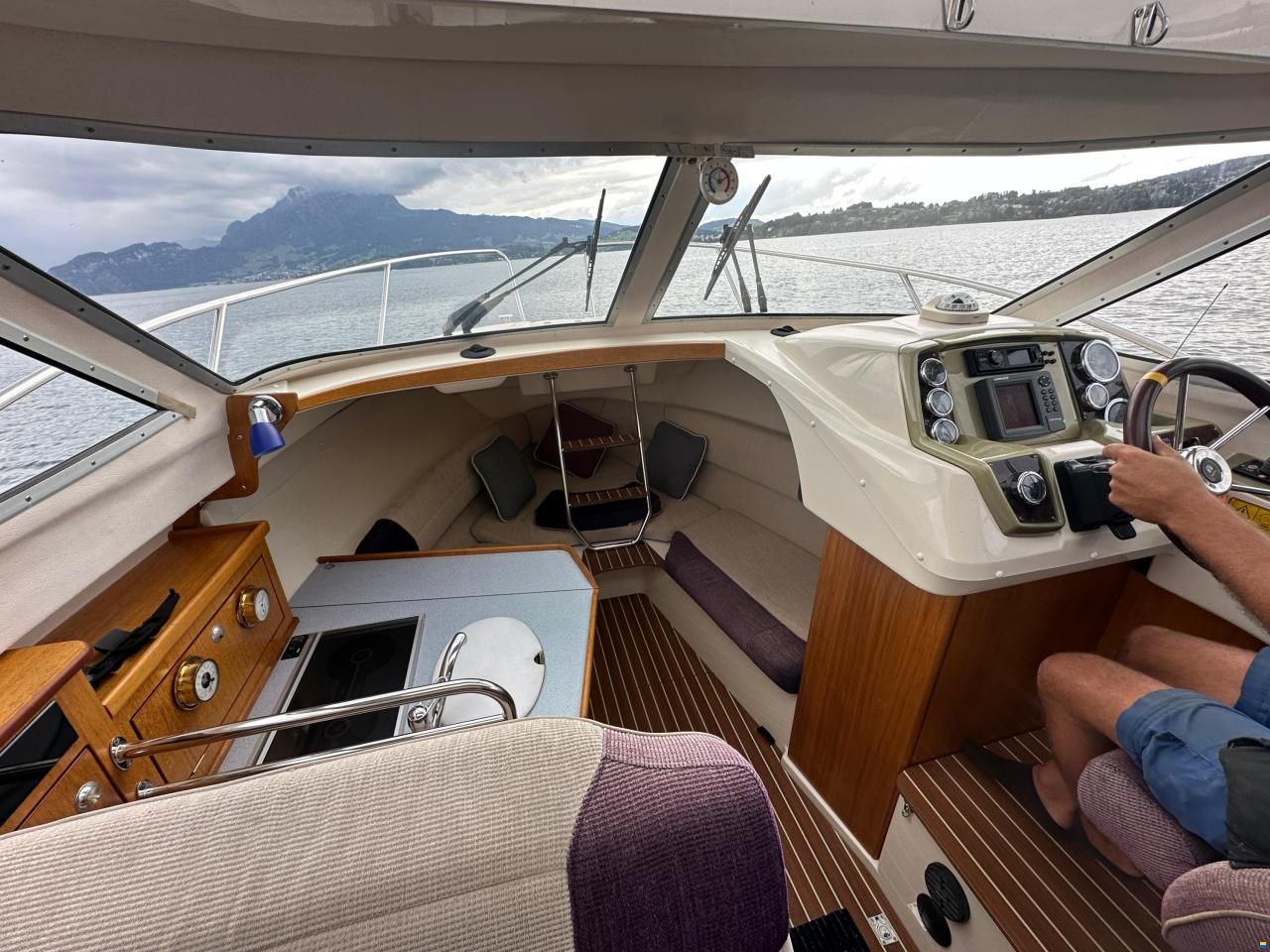 Bella 765 Cabin