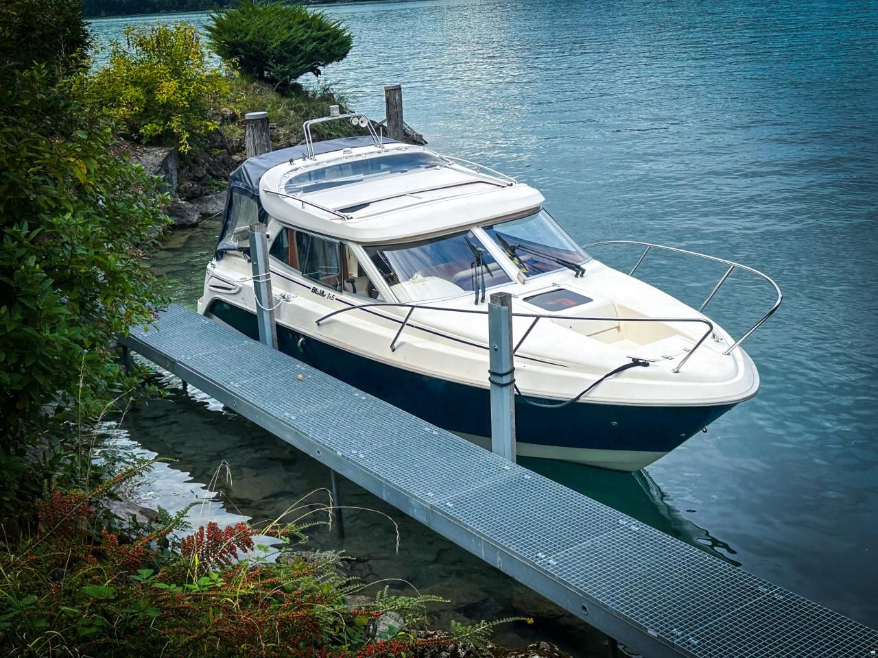 Bella 765 Cabin