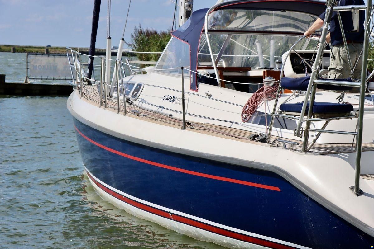 Maxi 38