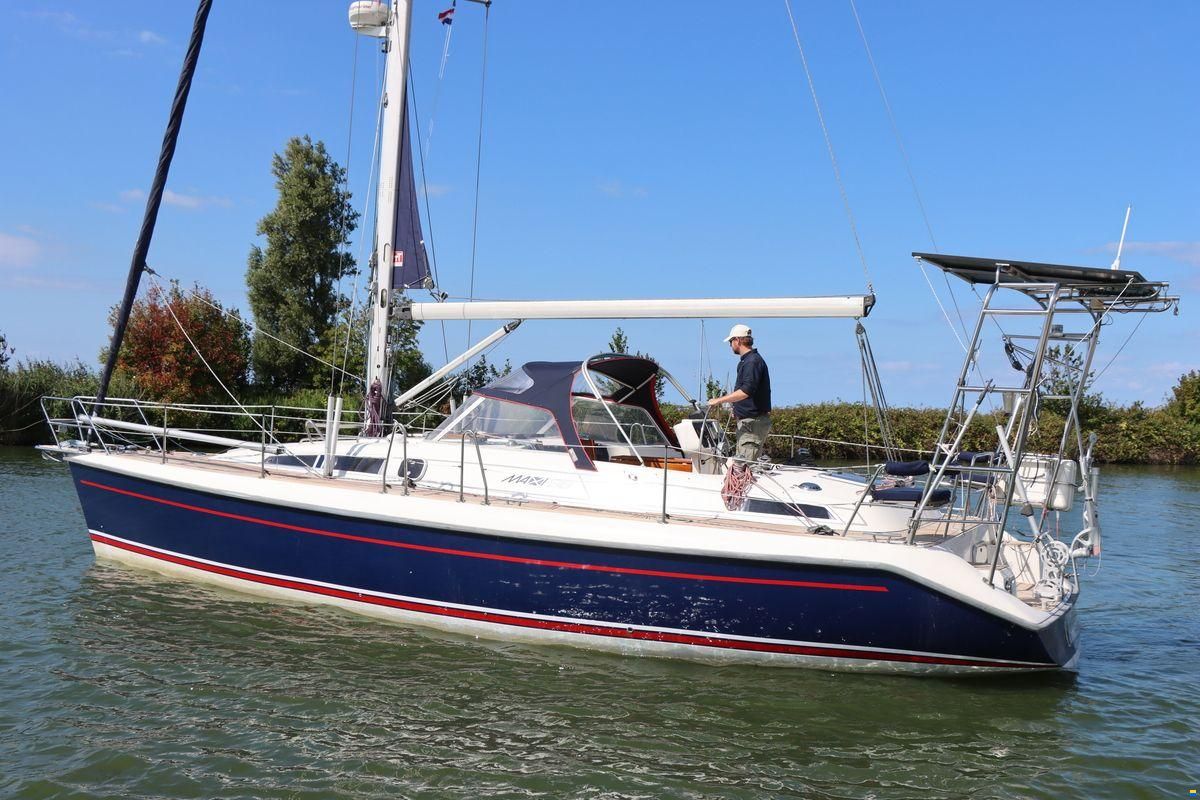 Maxi 38