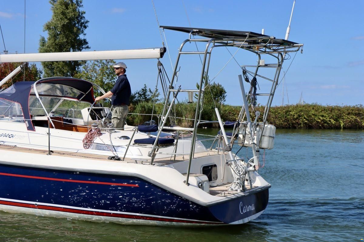 Maxi 38