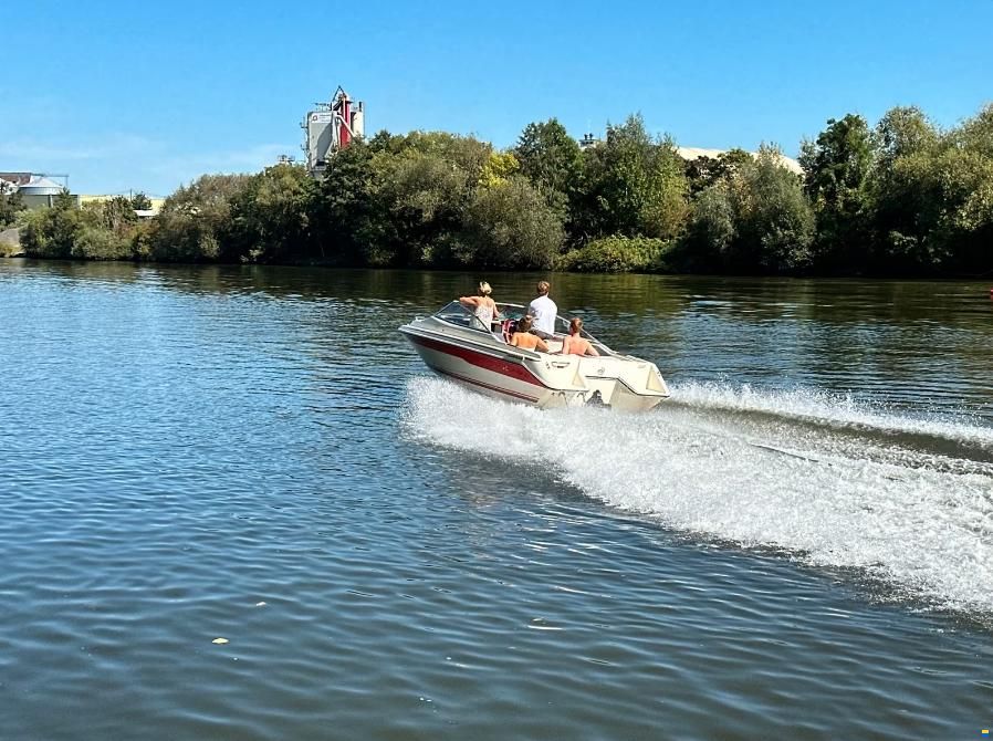 Sea Ray 200 CC