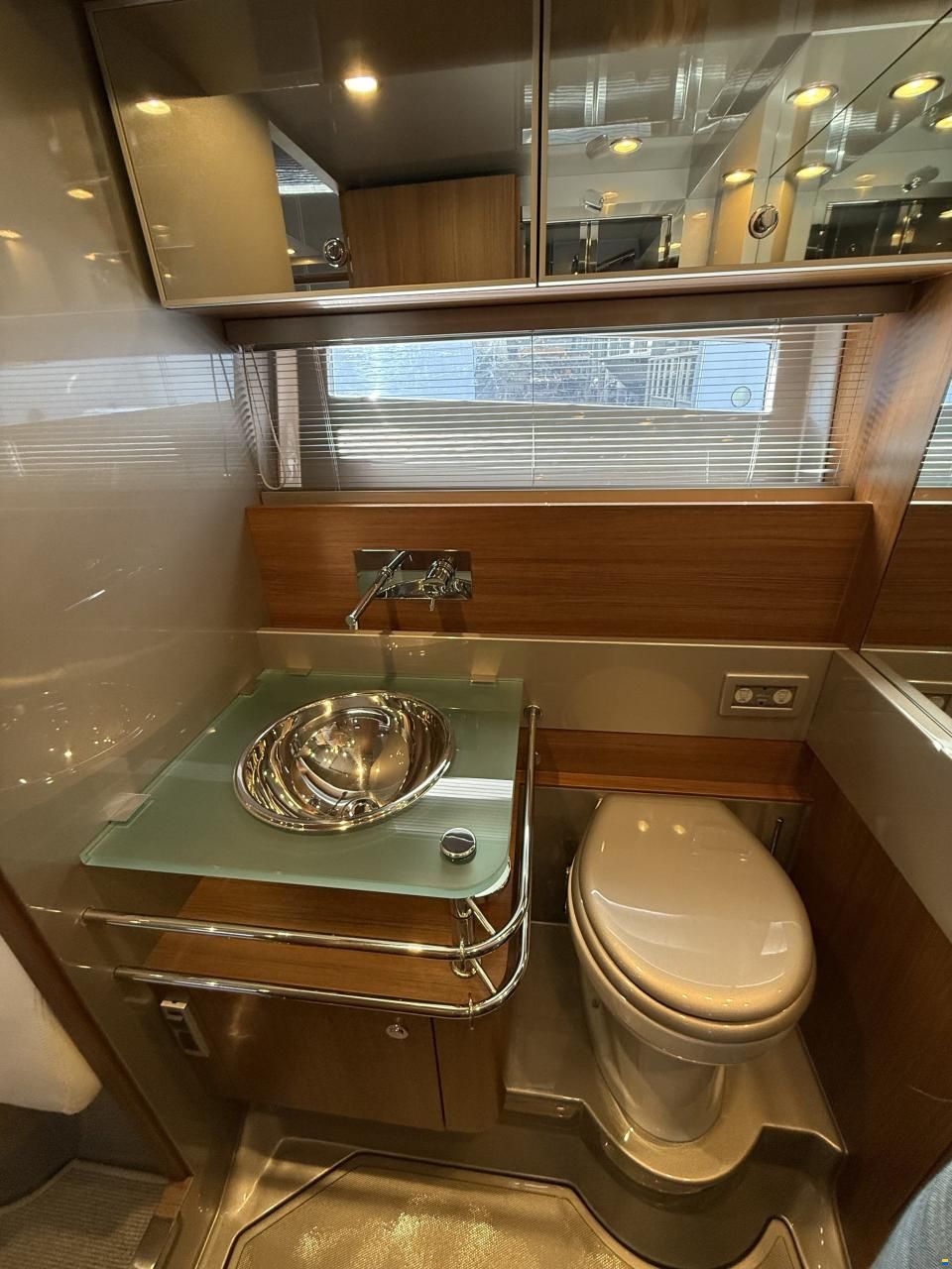 Riva RAMA 44