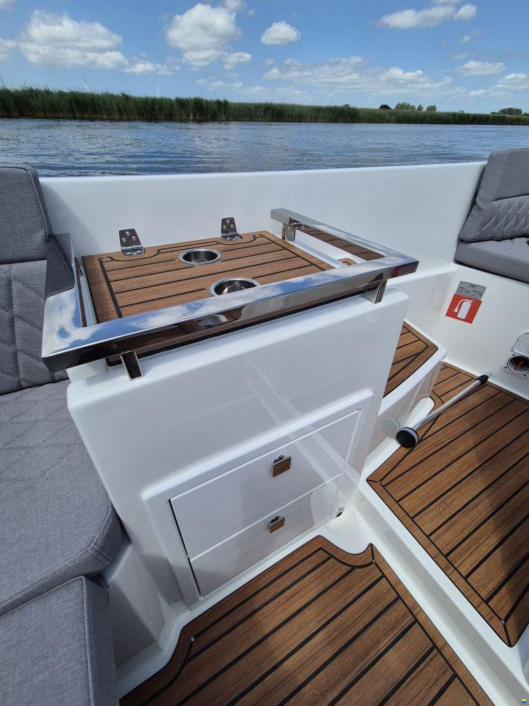 Aqua 24 T7 Tender sloep