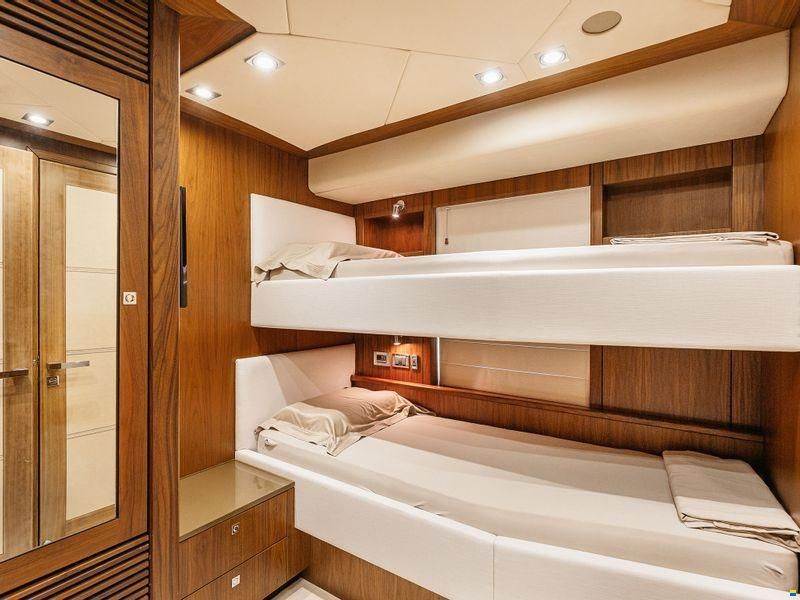 Sunseeker Predator 92