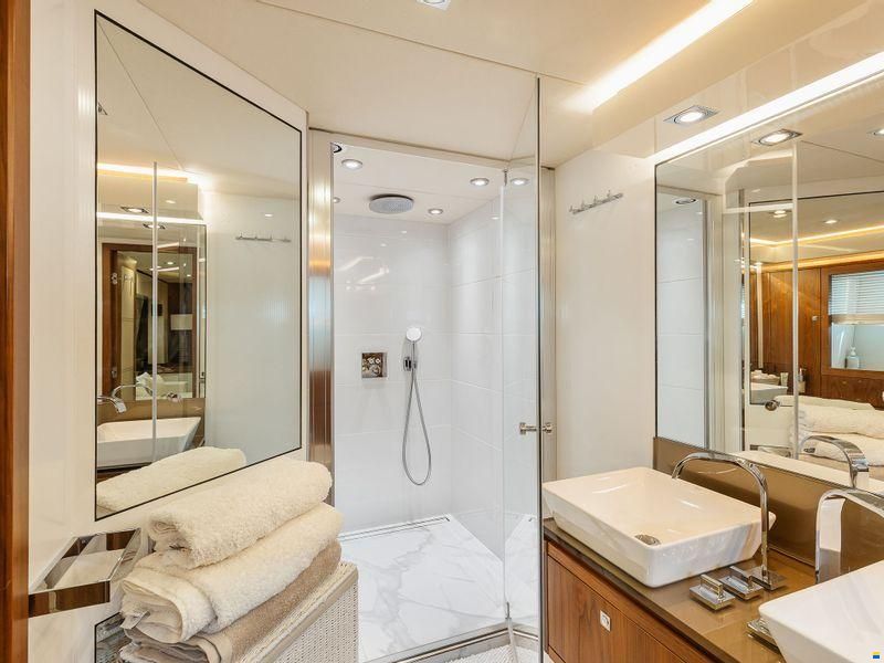Sunseeker Predator 92