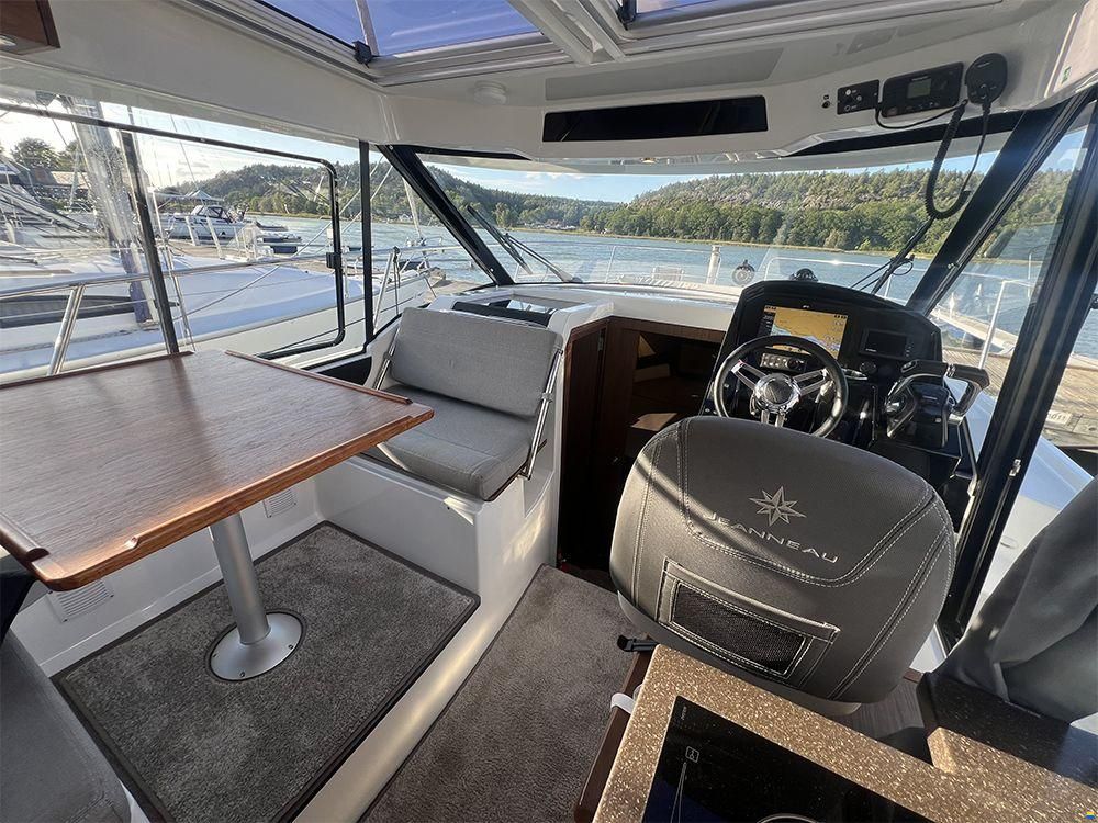Jeanneau Merry Fisher 895