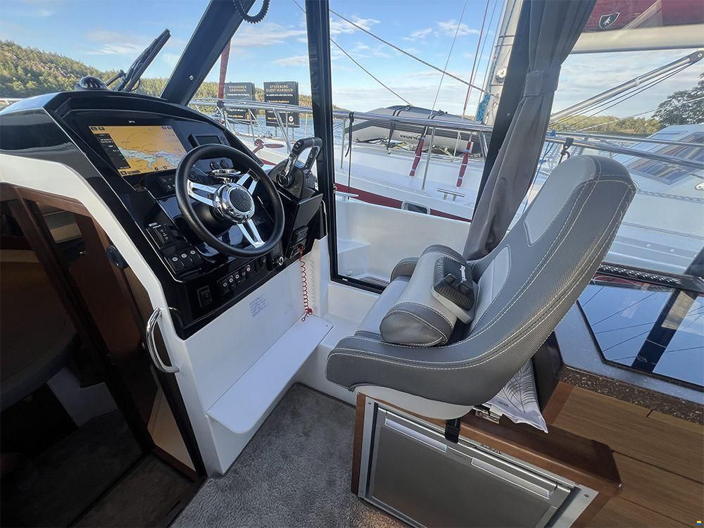 Jeanneau Merry Fisher 895