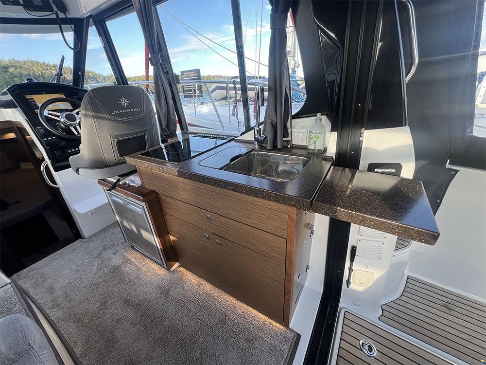 Jeanneau Merry Fisher 895