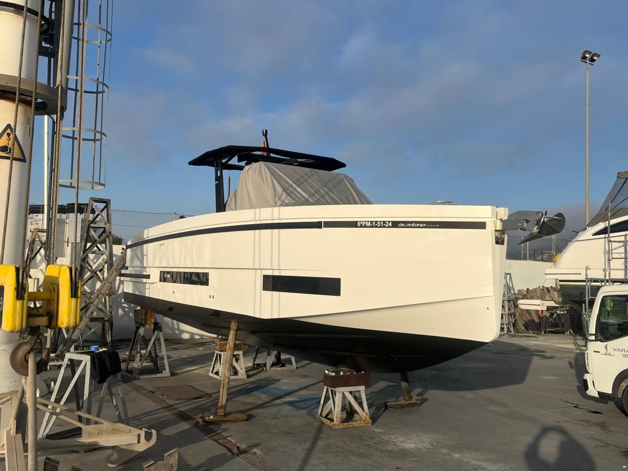 De Antonio D32