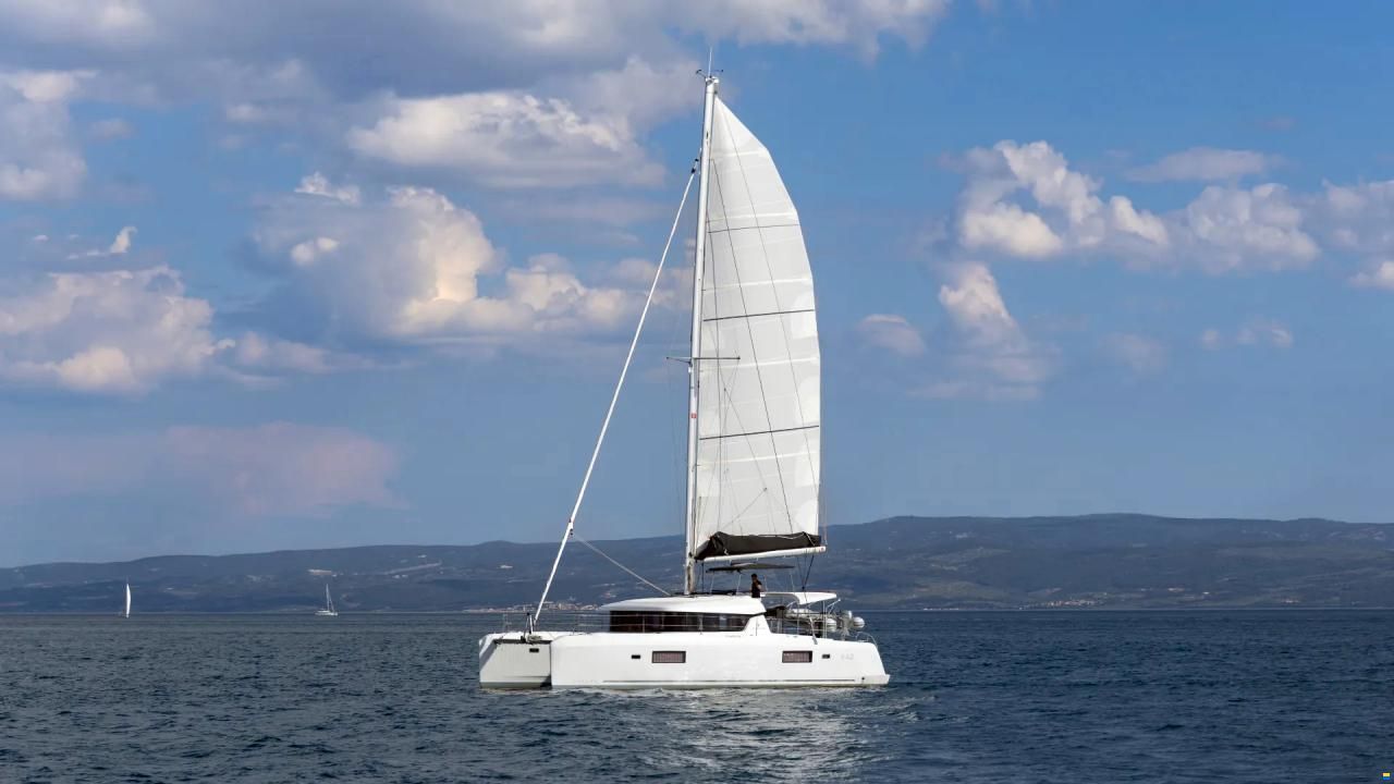Lagoon 42