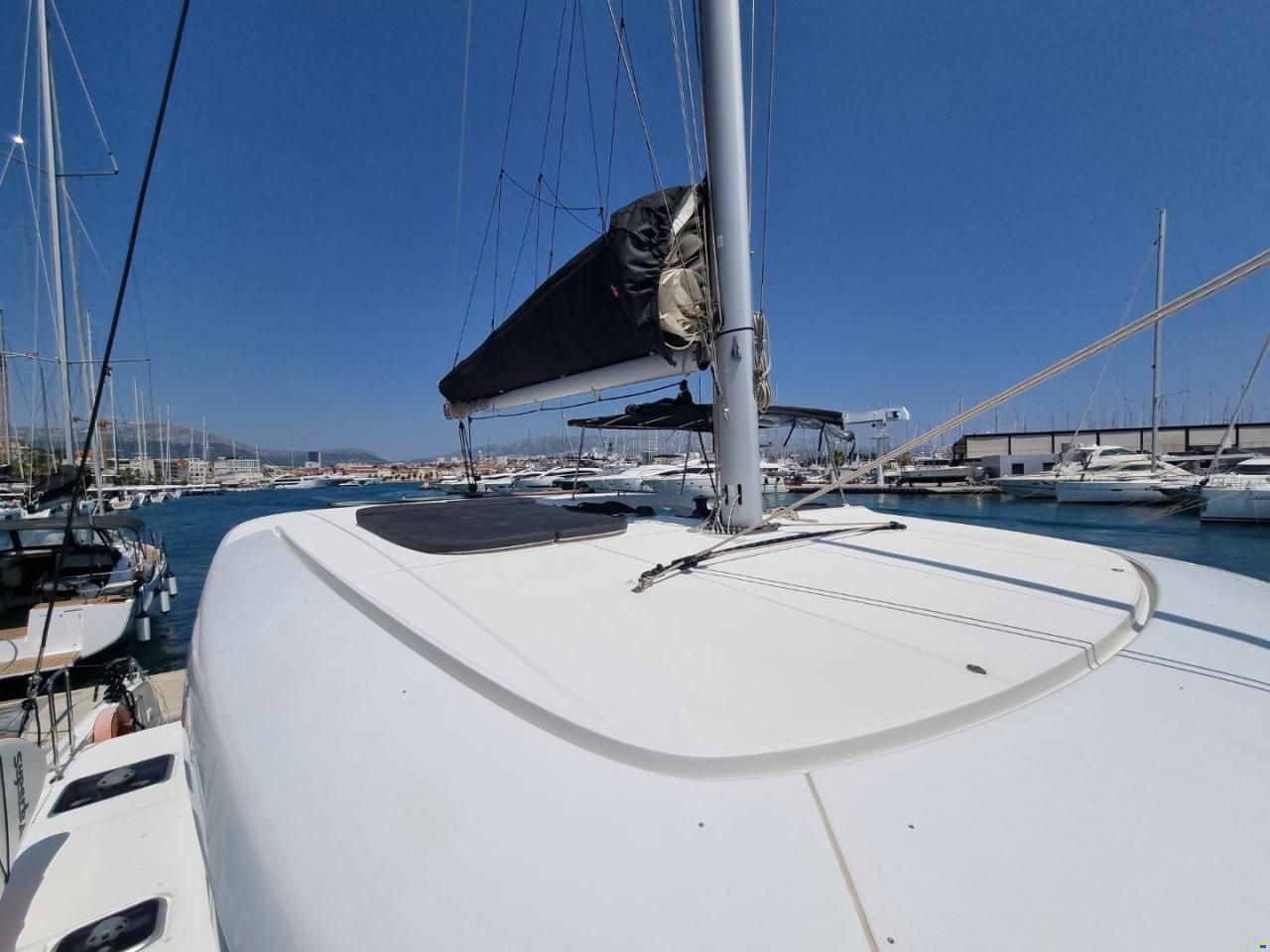 Lagoon 42