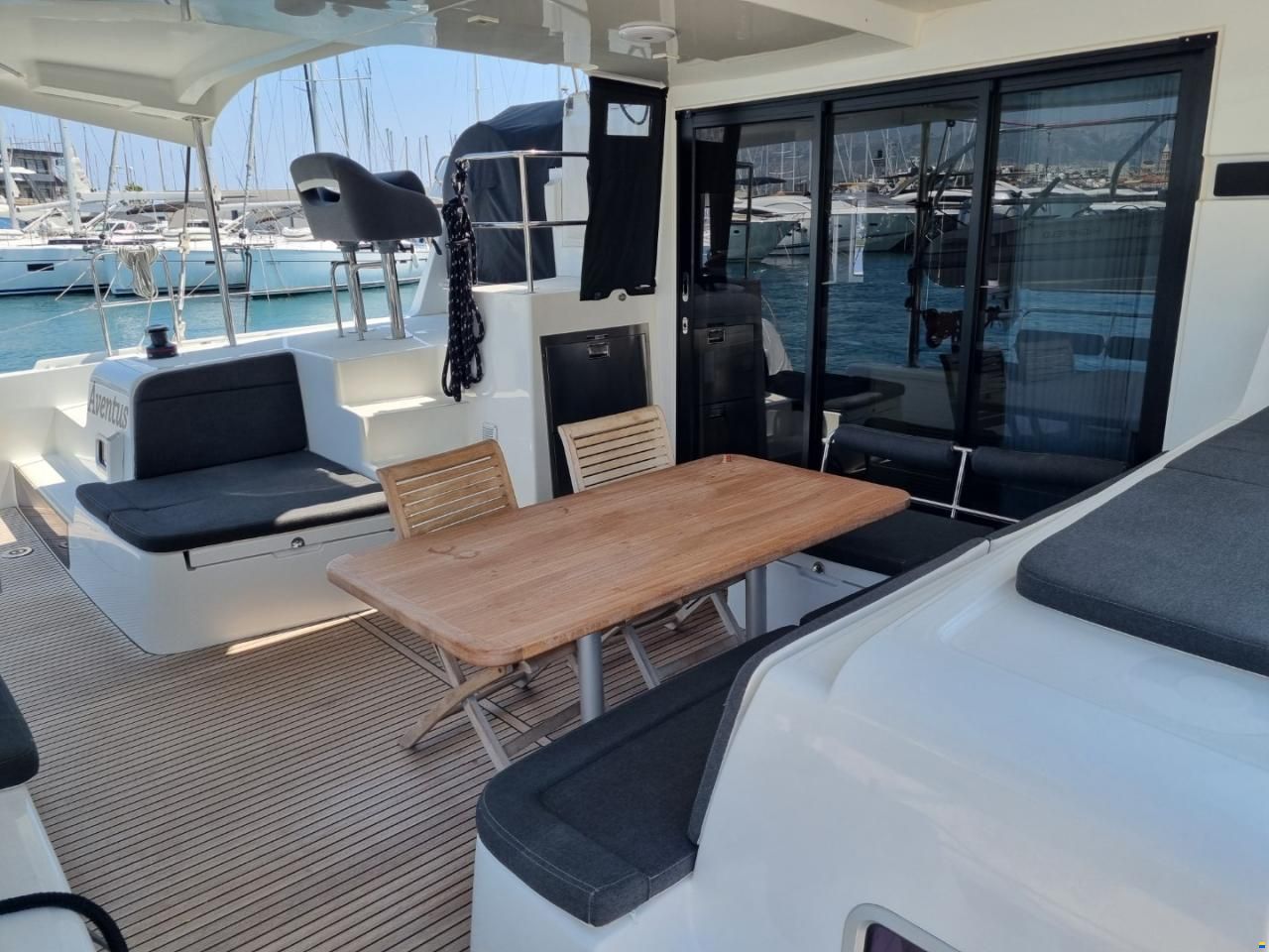Lagoon 42