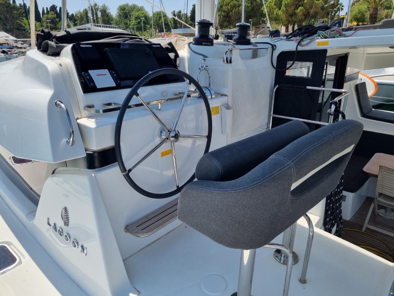Lagoon 42