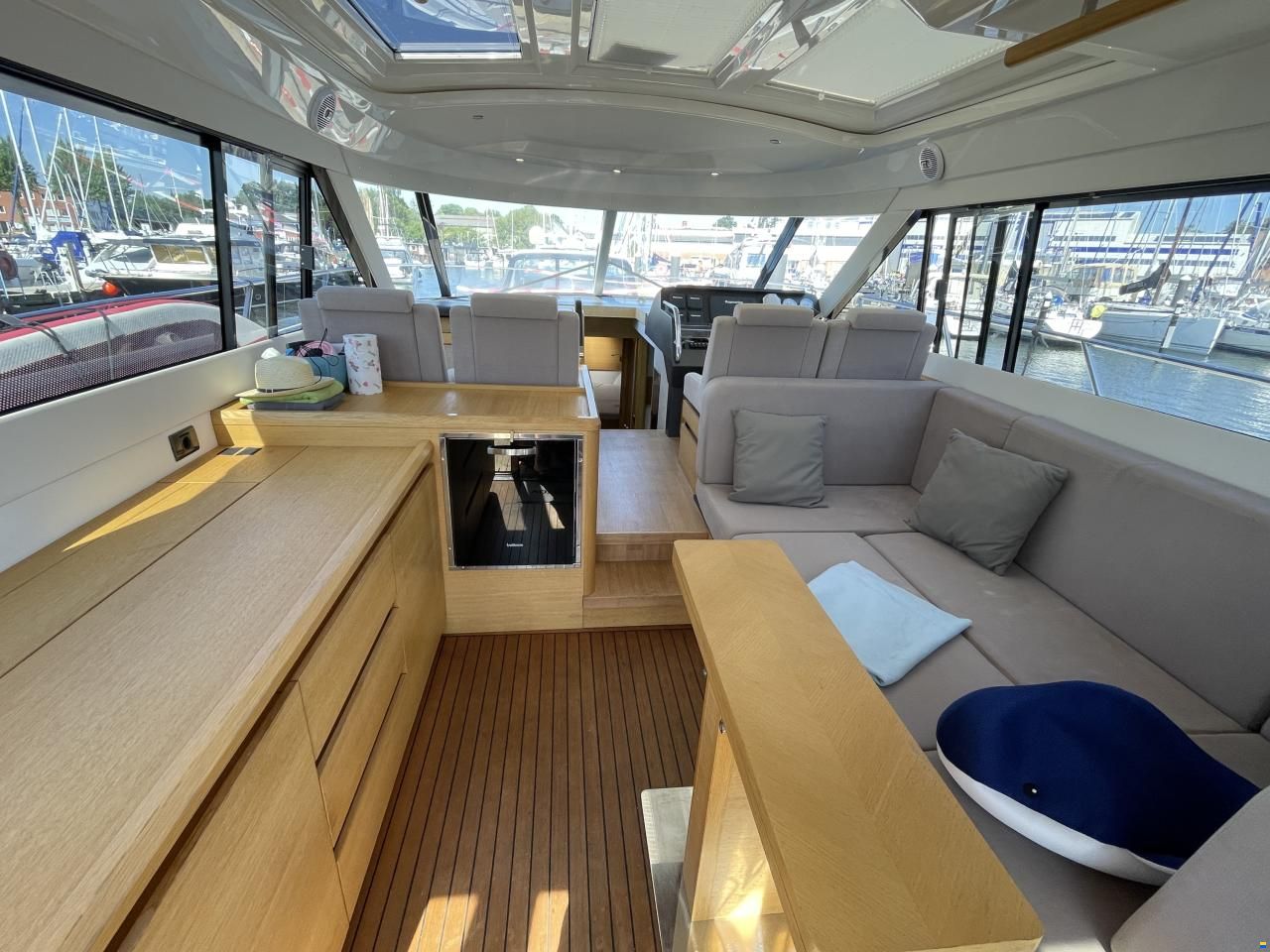 Sealine C 48