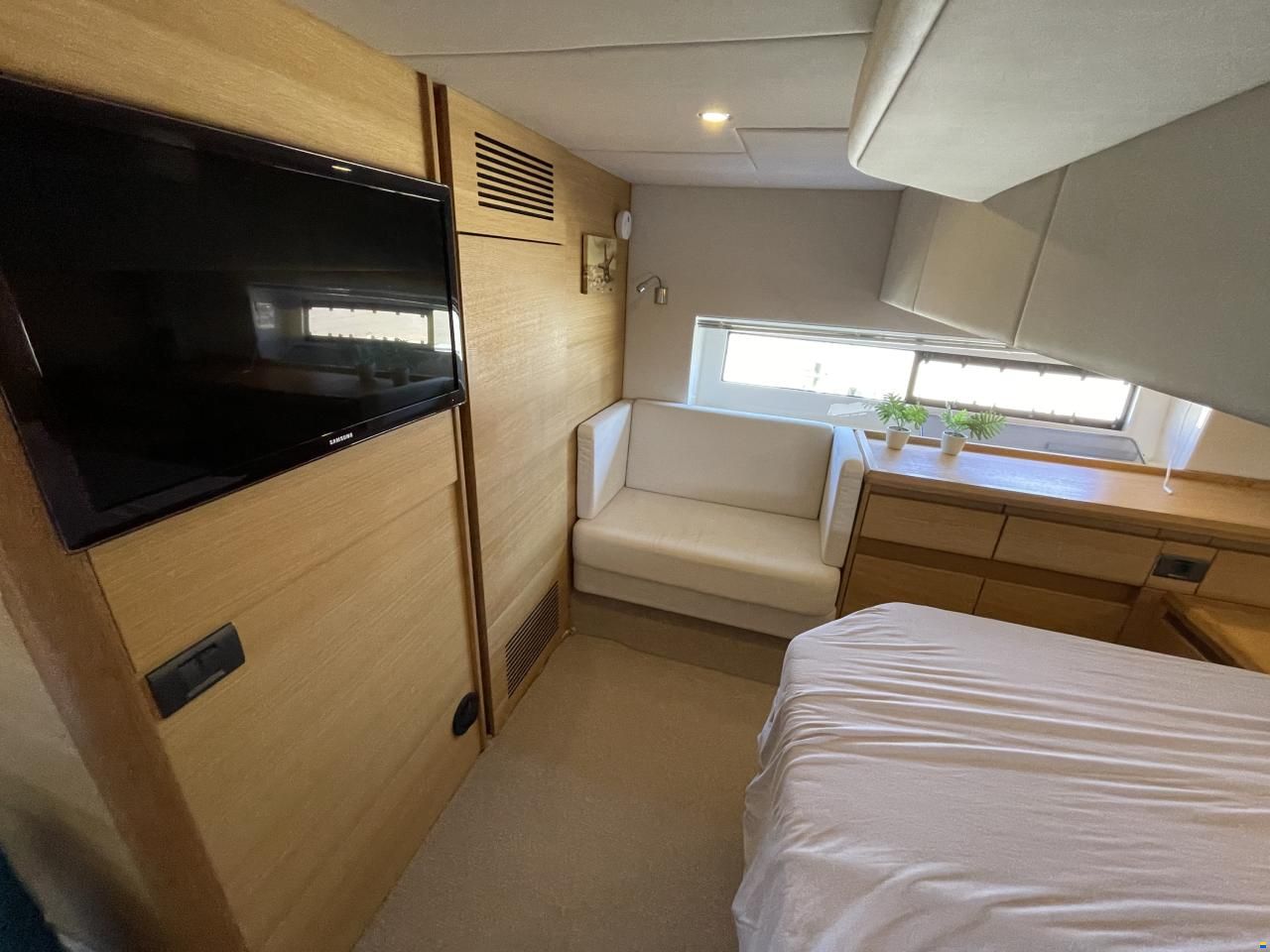Sealine C 48