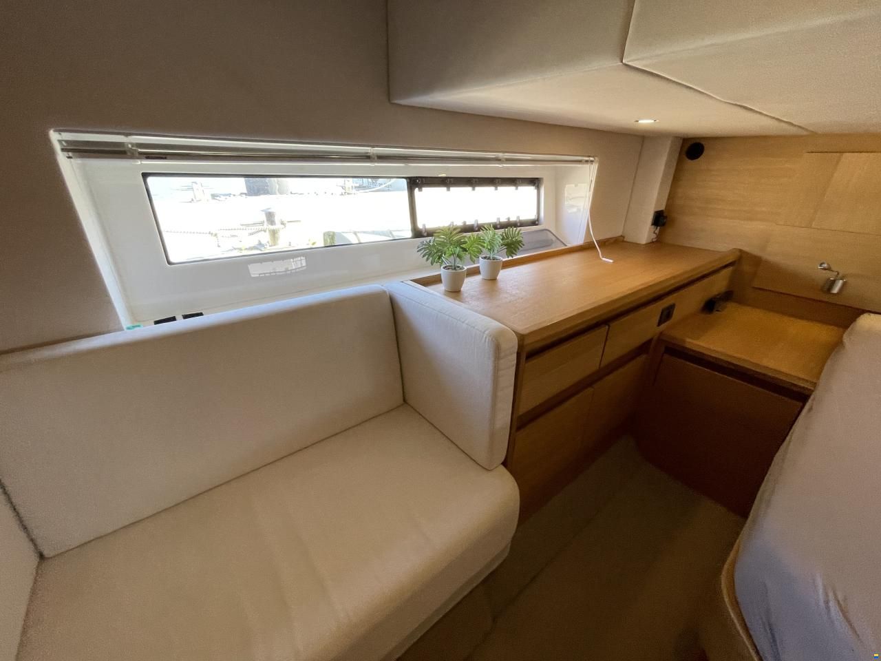 Sealine C 48