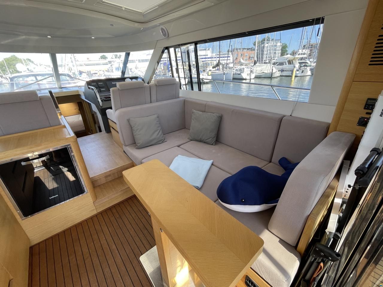 Sealine C 48