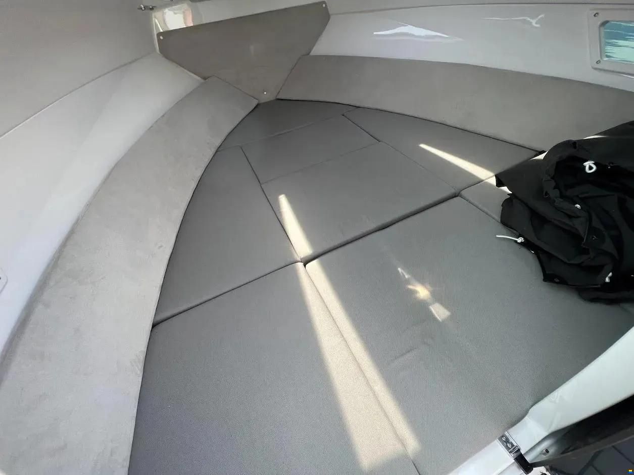 Flipper 650 Day Cruiser