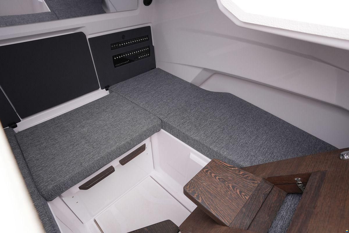 Axopar 29 XC Cross Cabin