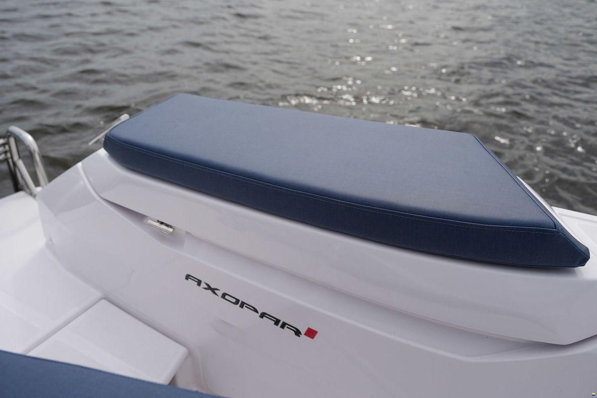 Axopar 29 XC Cross Cabin