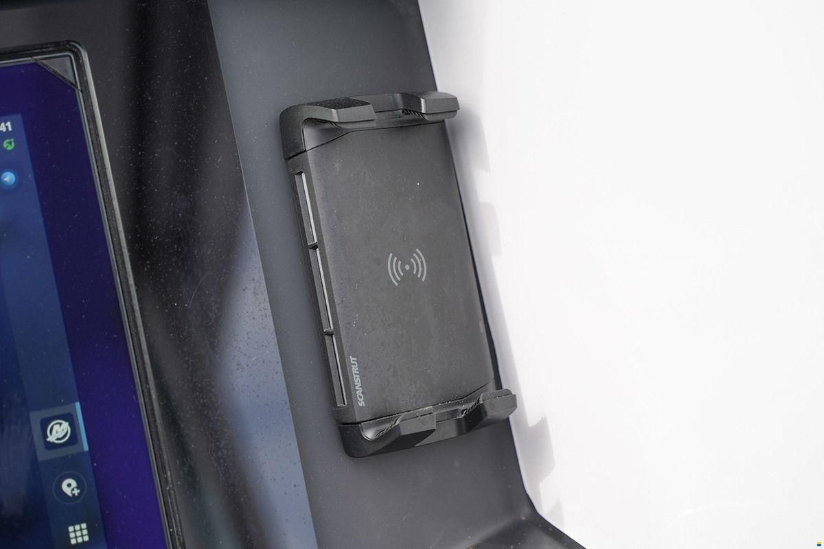 Axopar 29 XC Cross Cabin
