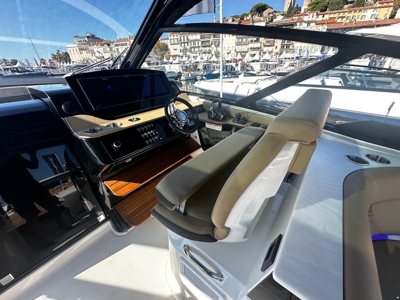 Sea Ray Sundancer 370