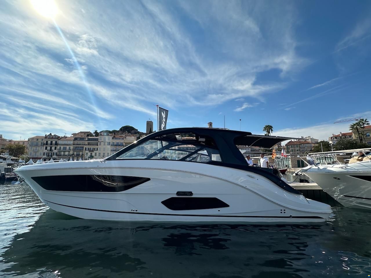 Sea Ray Sundancer 370