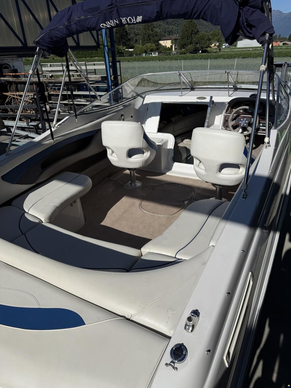 Four Winns Sundowner 245