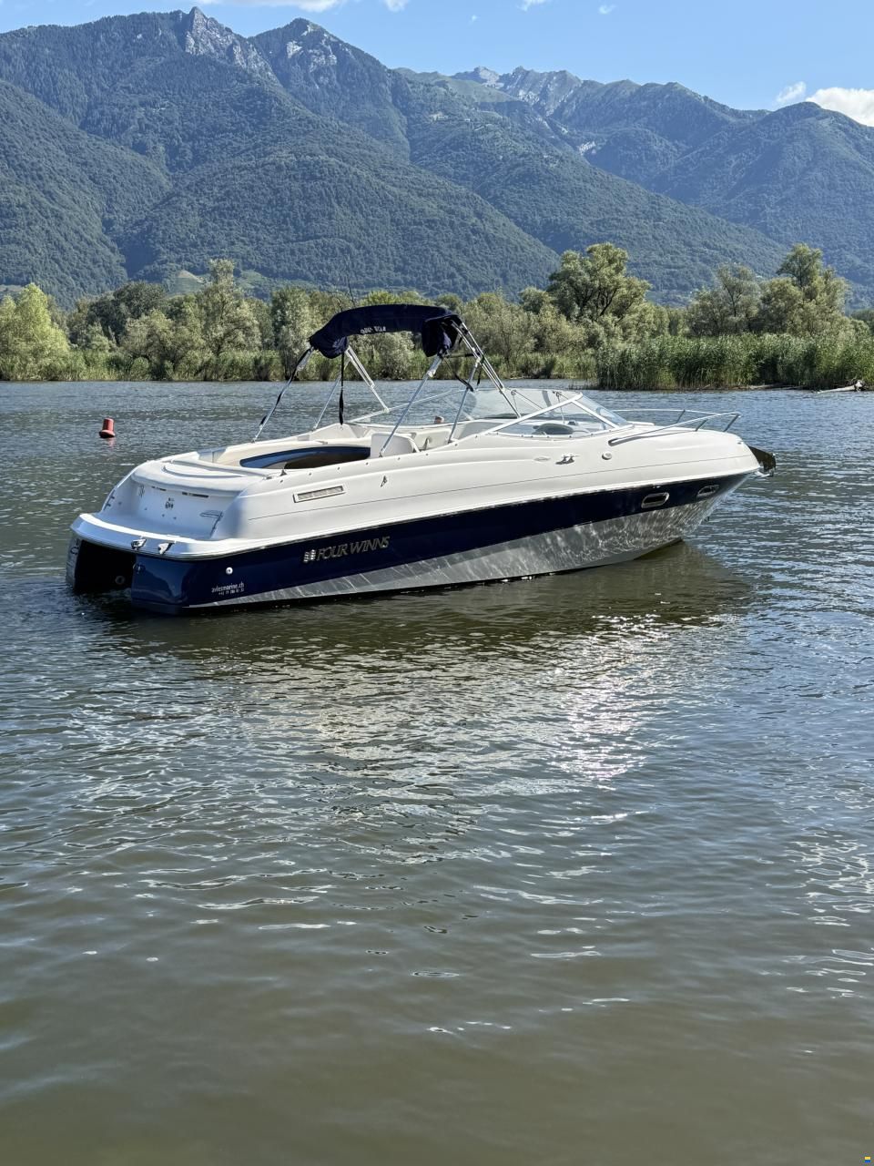 Four Winns Sundowner 245