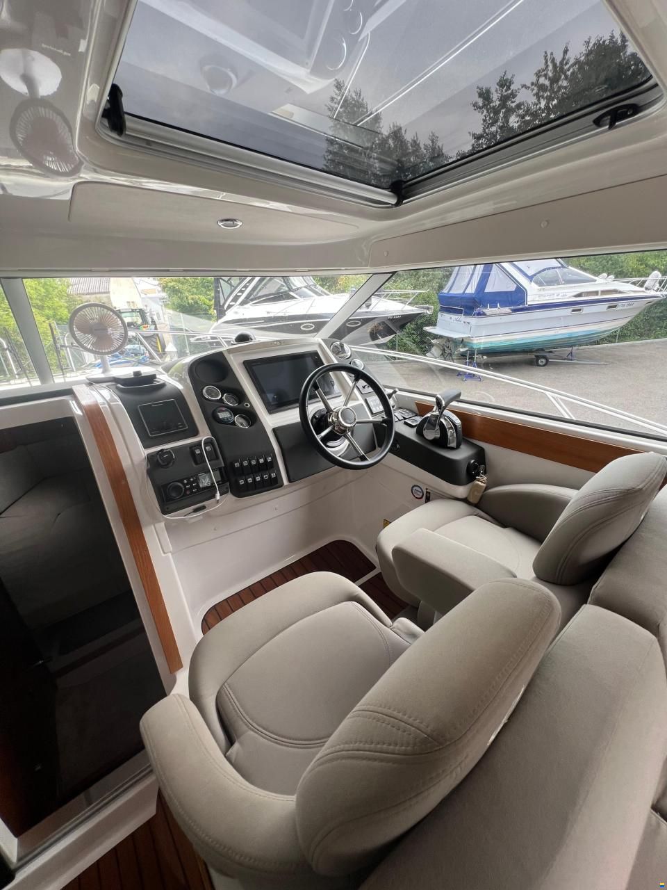 Aquador 27HT  (NP: CHF 240'000.–)