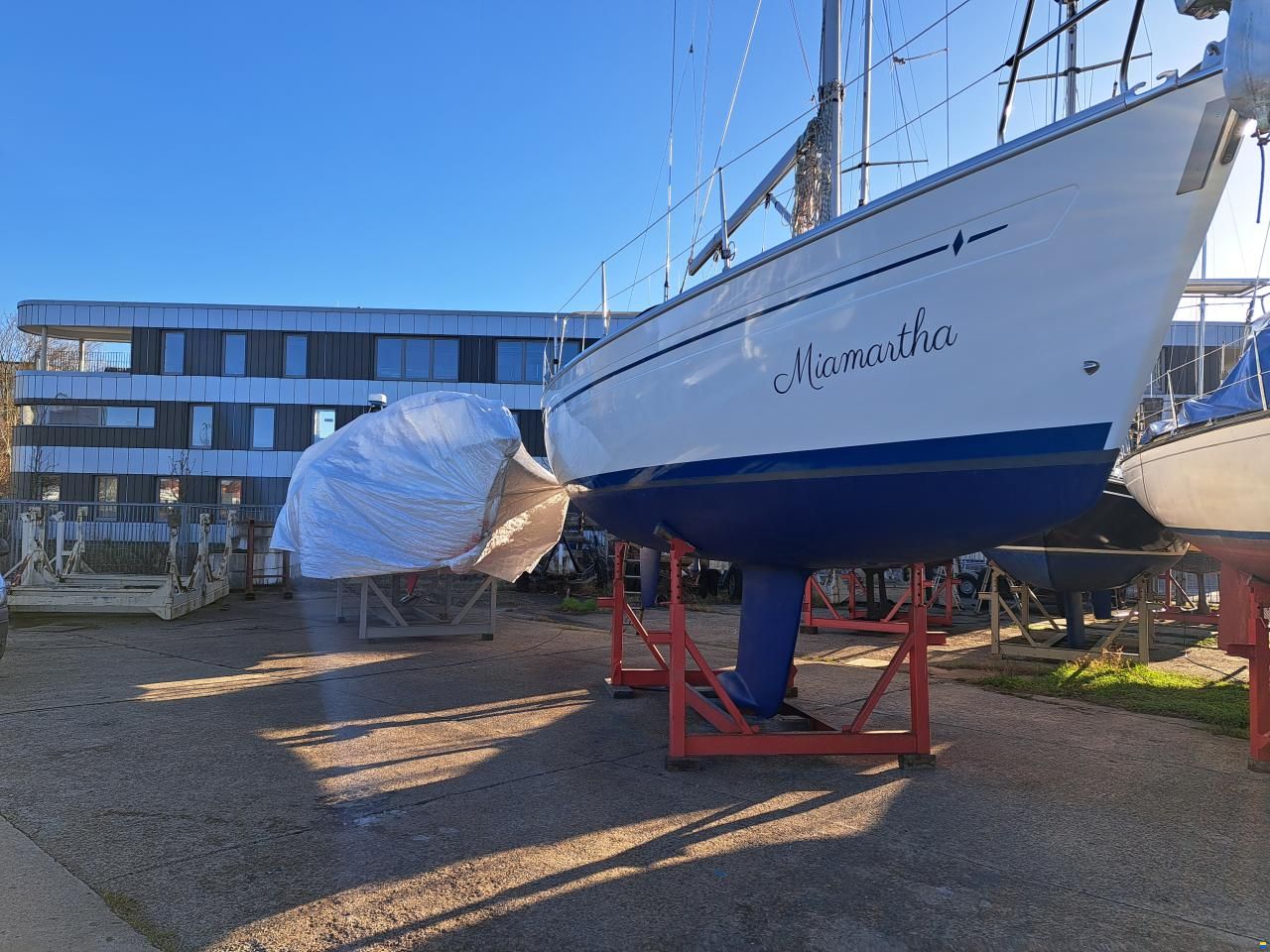 Bavaria 37