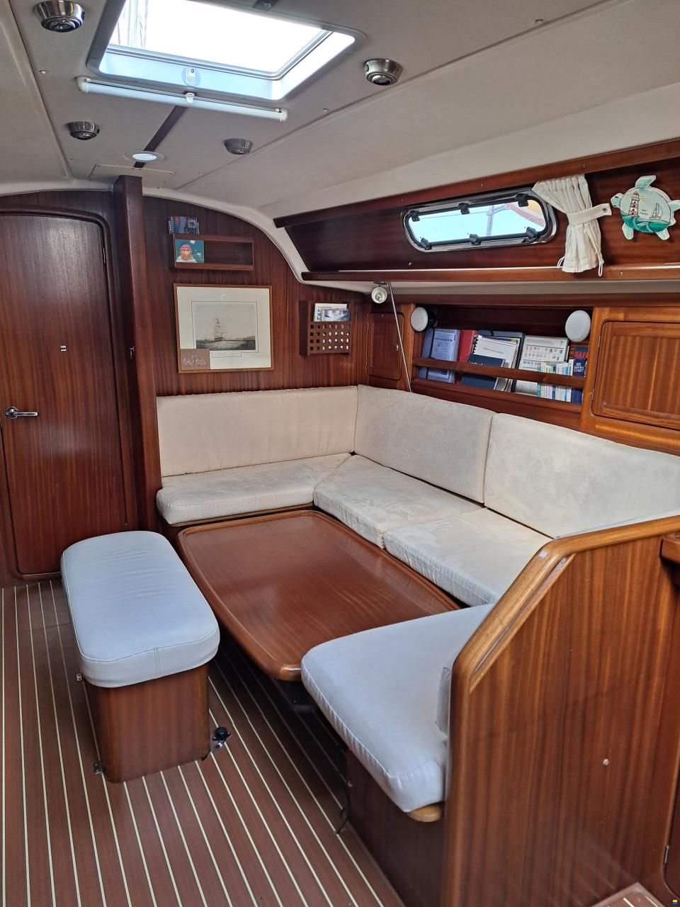 Bavaria 37