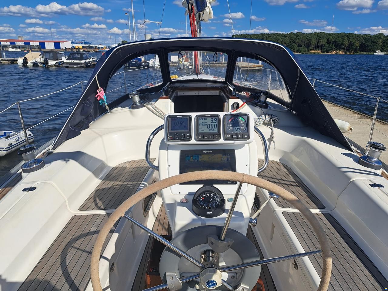 Bavaria 37