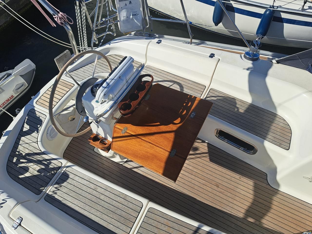 Bavaria 37