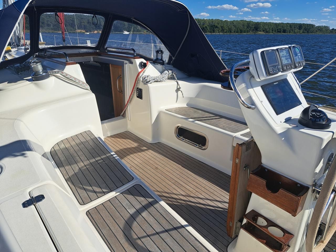 Bavaria 37