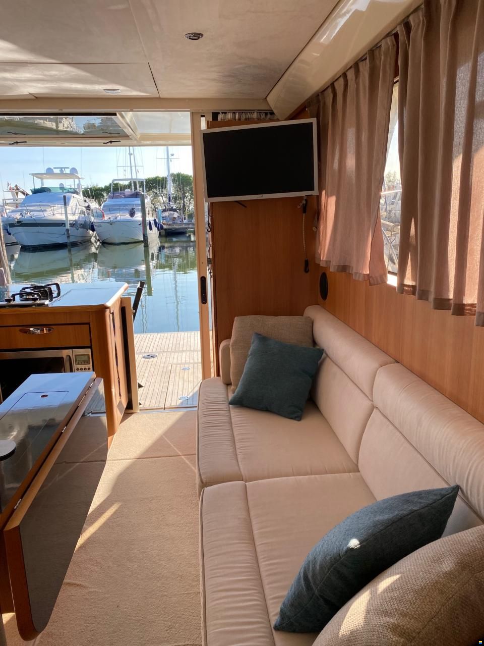 Greenline 33 Hybrid ready