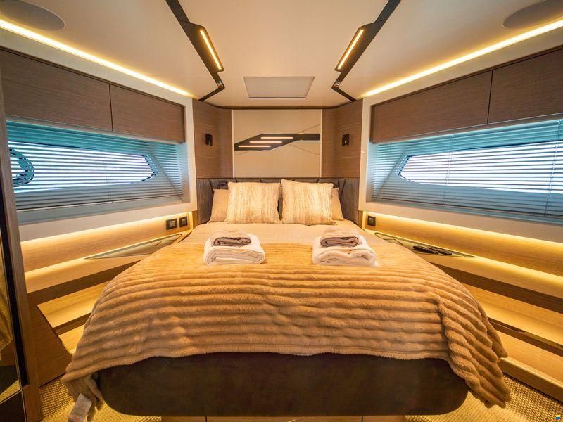 Sunseeker Predator 65