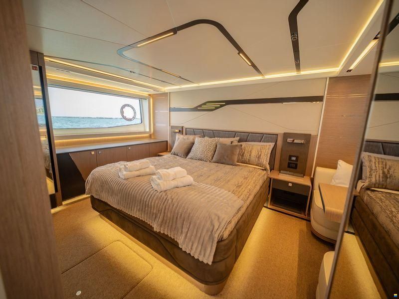 Sunseeker Predator 65