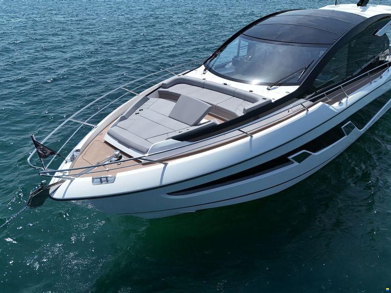 Sunseeker Predator 65