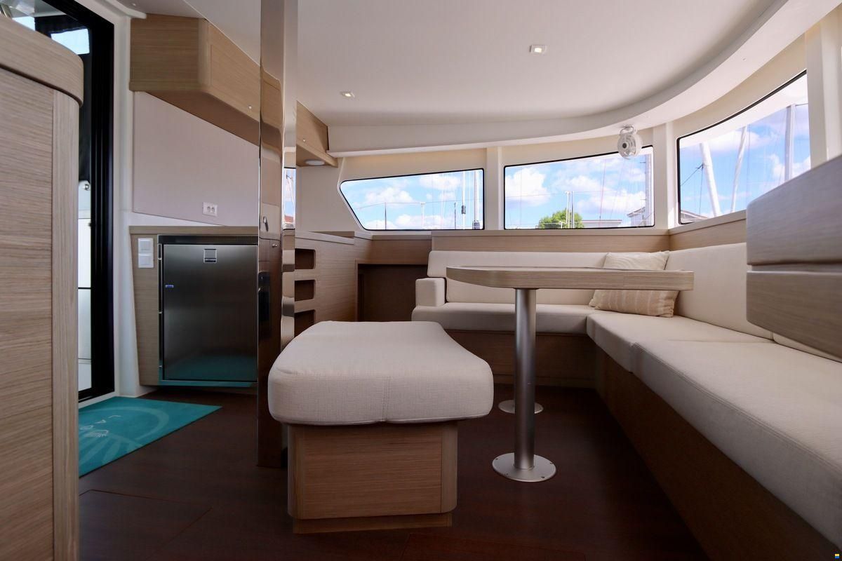 Lagoon 42 Full specs